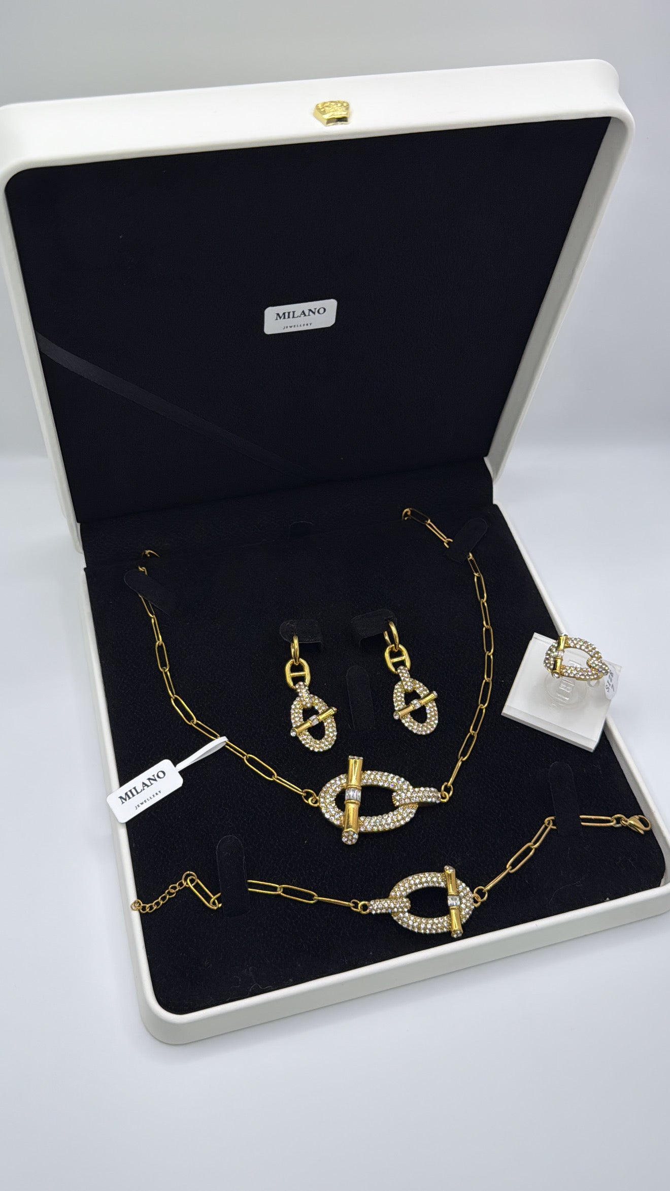 ✨ Pack Golden Harmony - Collar + Pendientes + Pulsera + Anillo 💛