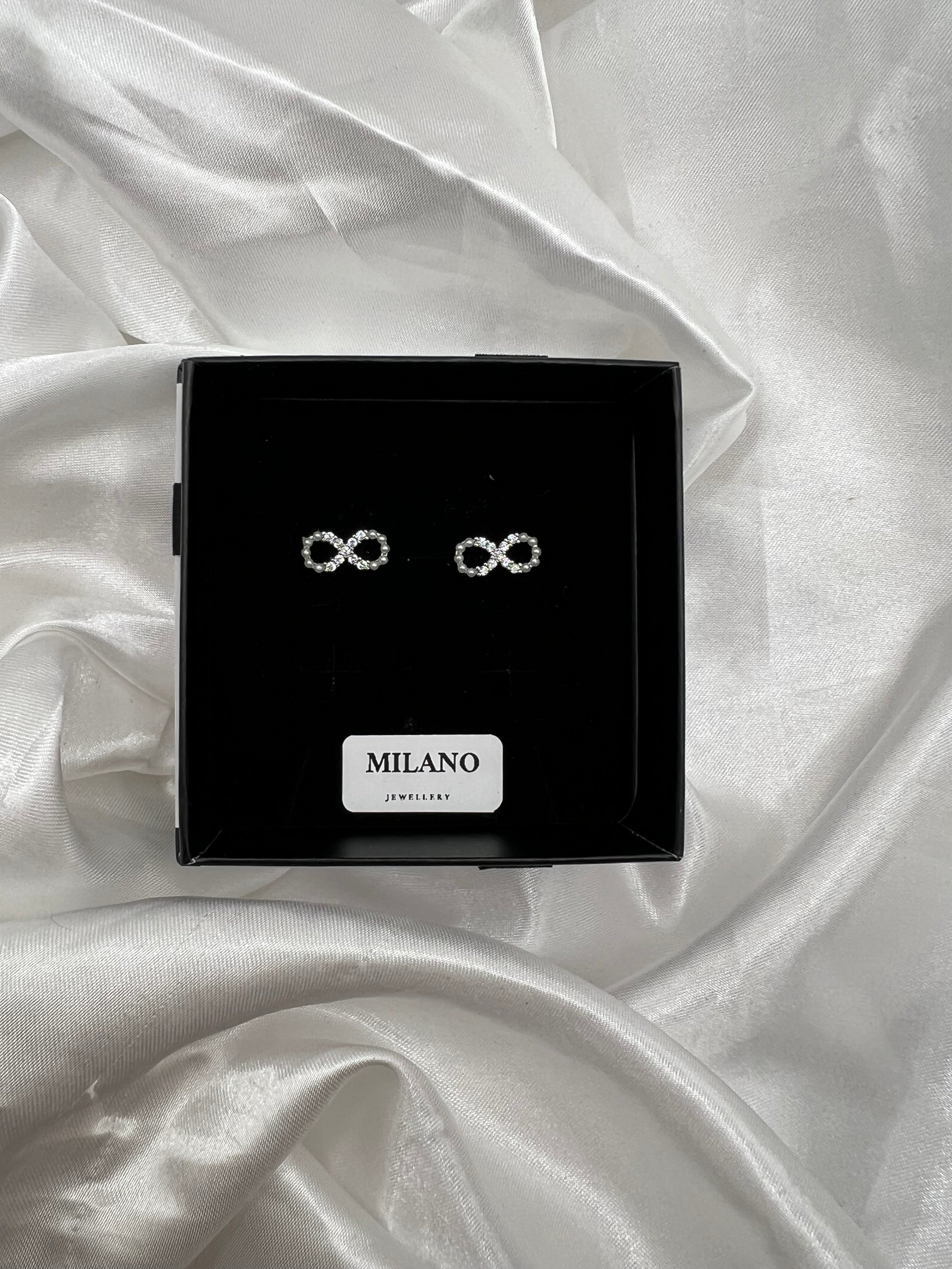 ✨ Pendientes Infinity Acabado Plateado 💫
