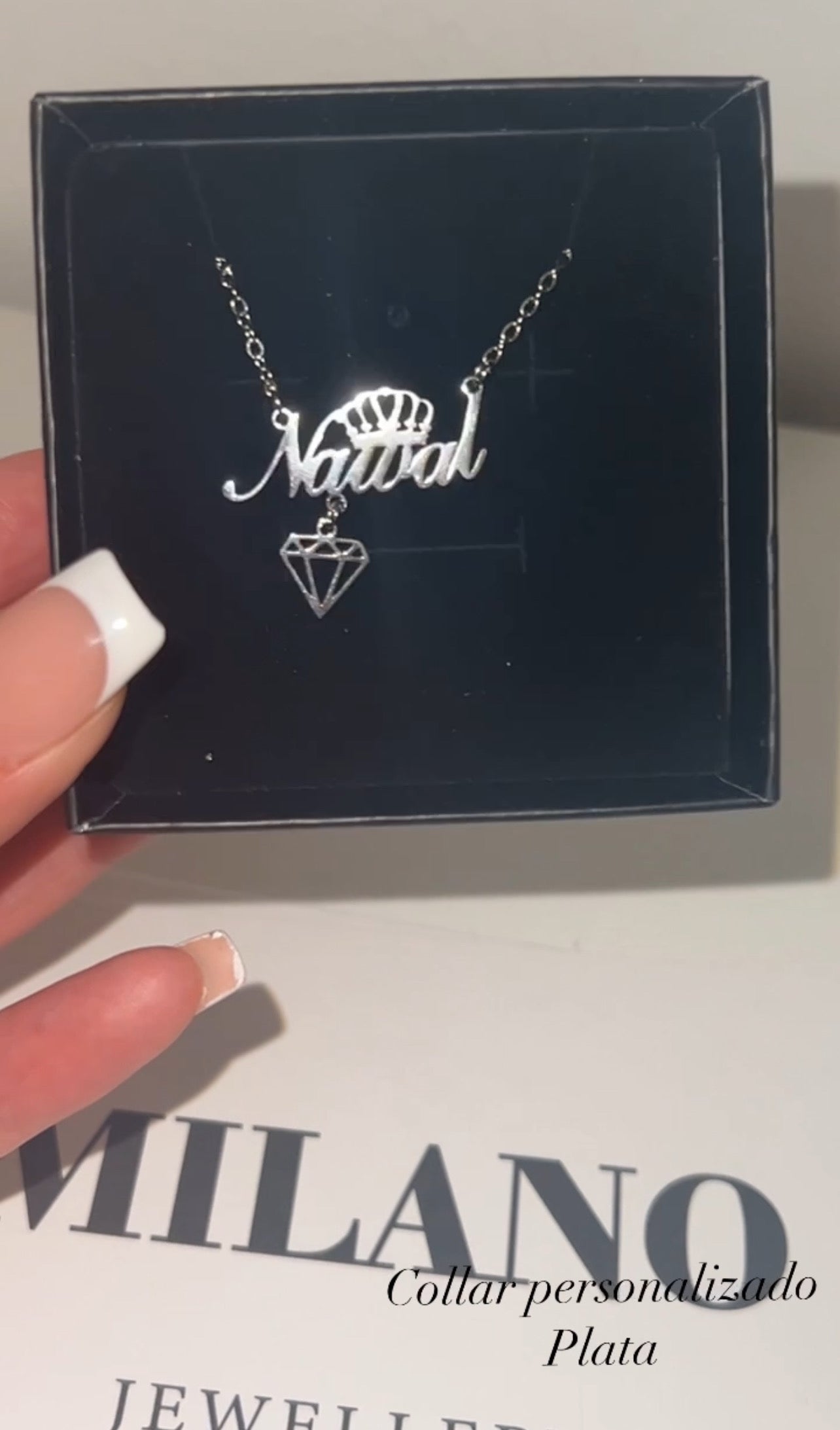 Joya Personalizable Corona y Diamante - Acero Inoxidable Bañado en Plata