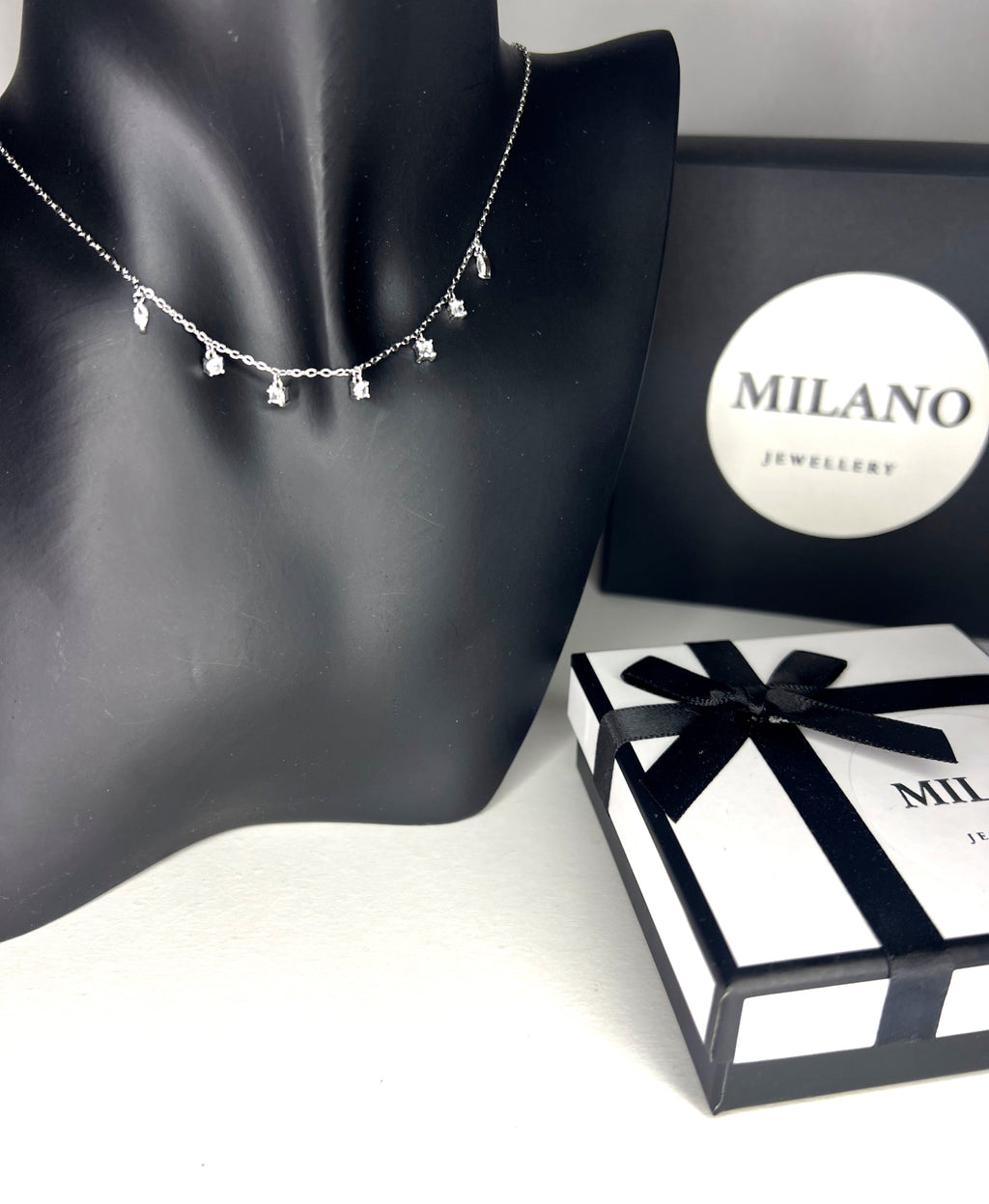 Collar Elegante - Oro 18K sobre Acero Inoxidable