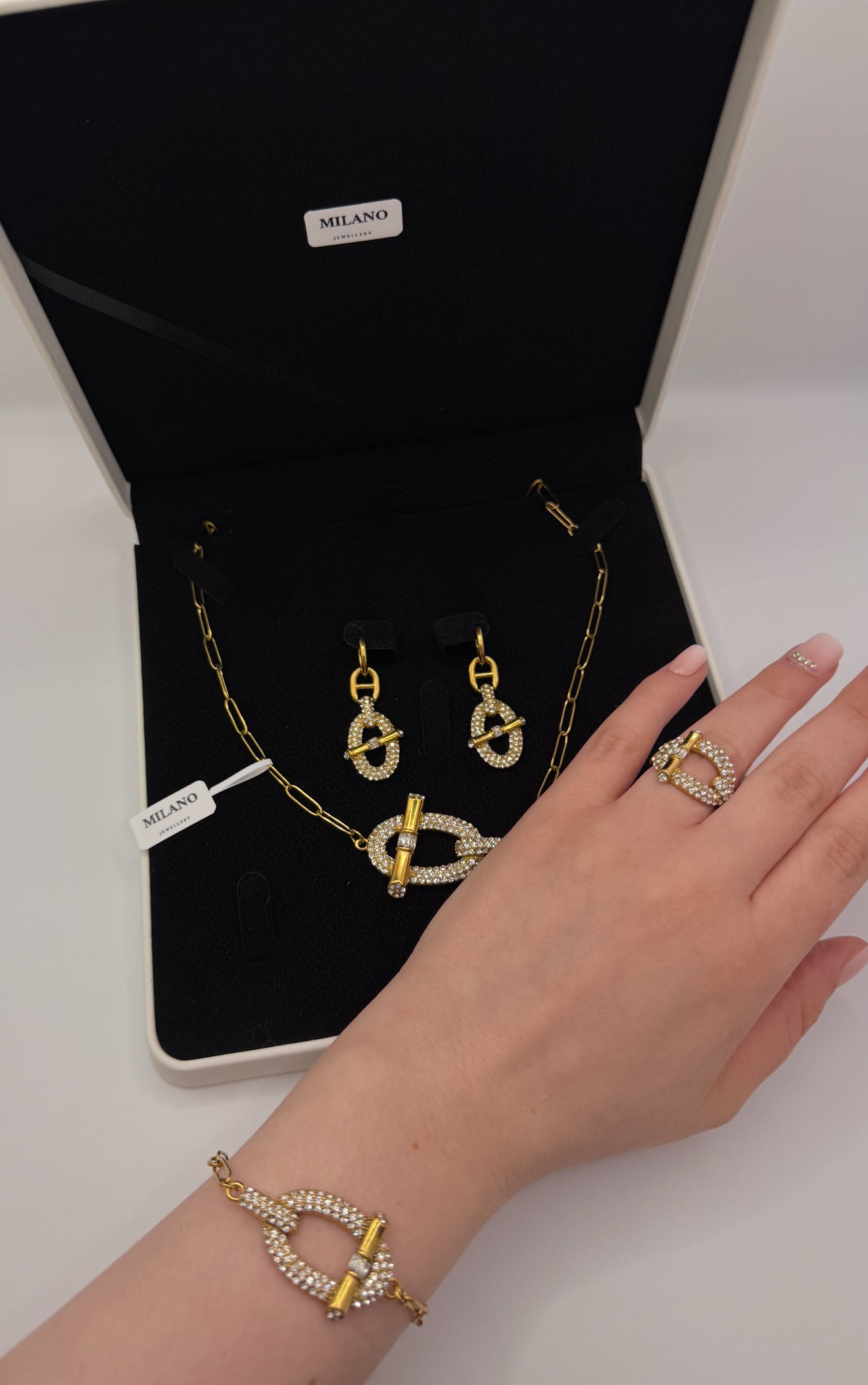 ✨ Pack Golden Harmony - Collar + Pendientes + Pulsera + Anillo 💛