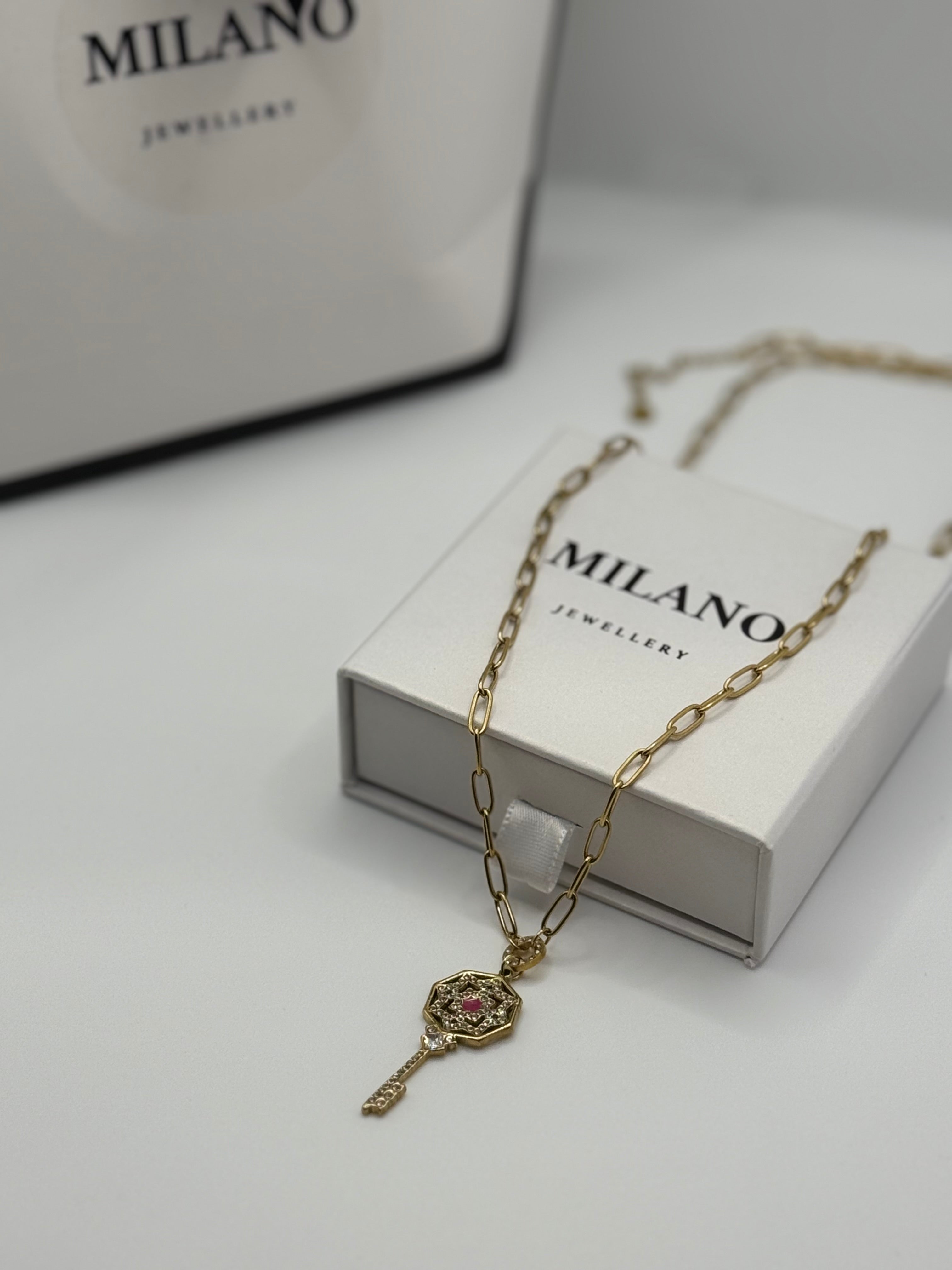 🔑 Collar de Oro 18K sobre Acero Inoxidable con Detalle de Llave ✨